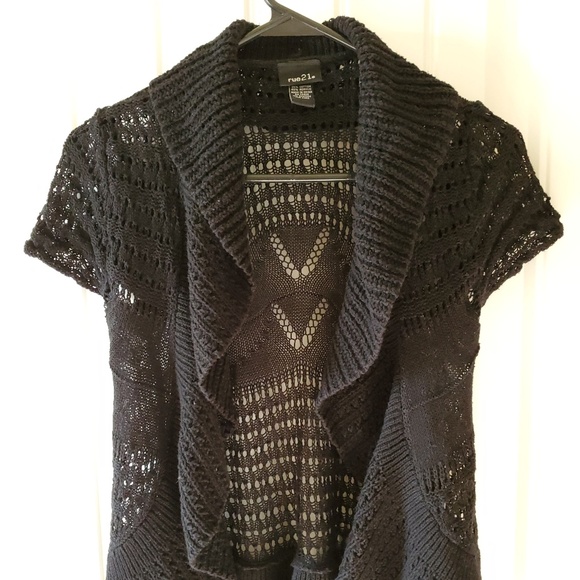 Rue21 Sweaters - Rue21 Short Sleeve Sweater